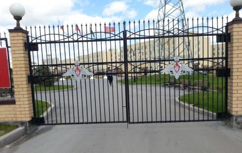 Ворота для Президентского кадетского училища